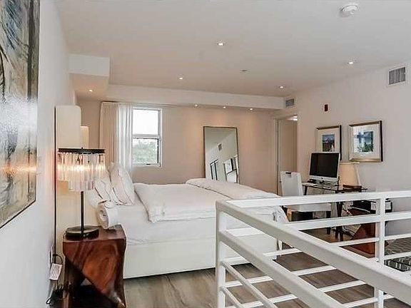 5th image of 401 Jefferson Ave APT 2
