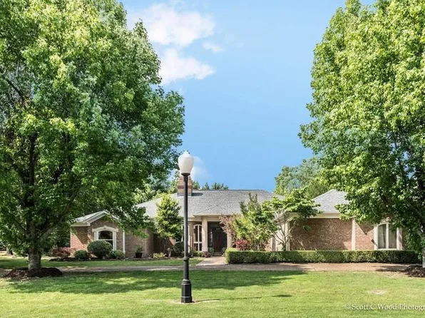 210 Somerset St, Bentonville, AR 72712