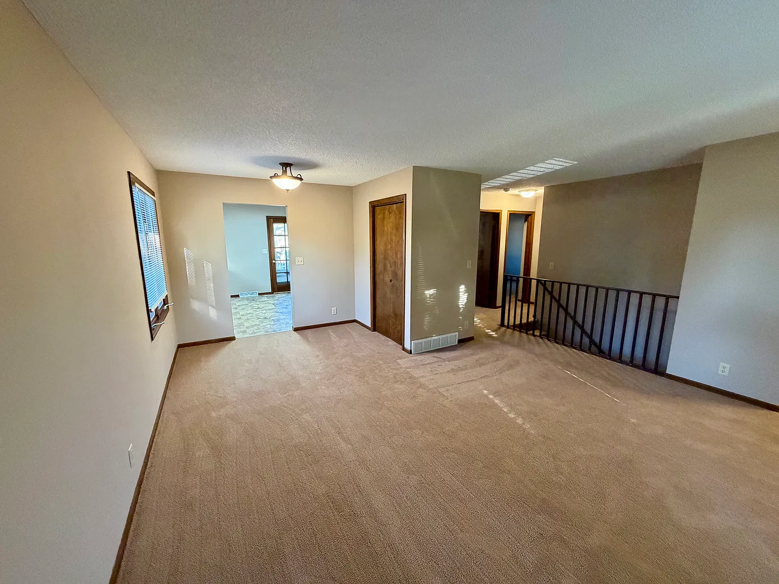 2 bed, $1,400 — Photo 4