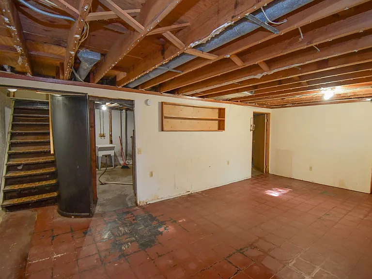 900 S Marday Ave — Photo 21