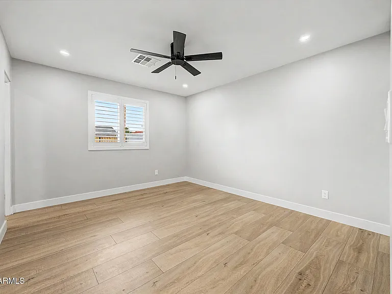 8440 E Palm Ln — Photo 14