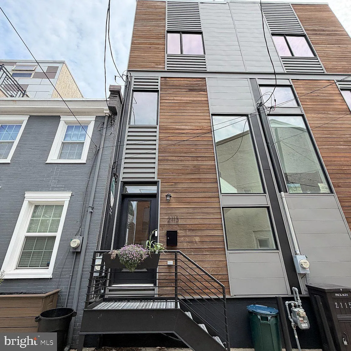2 bed, 2.0 bath, 1155 sqft, $2,450 — Photo 2