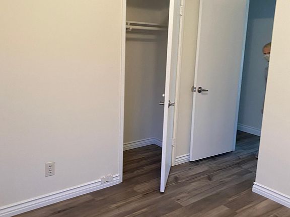 4th image of 12118 175th St