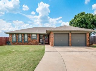 501 Crown Dr, Yukon, OK 73099