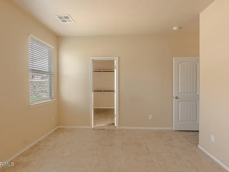 12485 Knightsbridge Dr — Photo 17