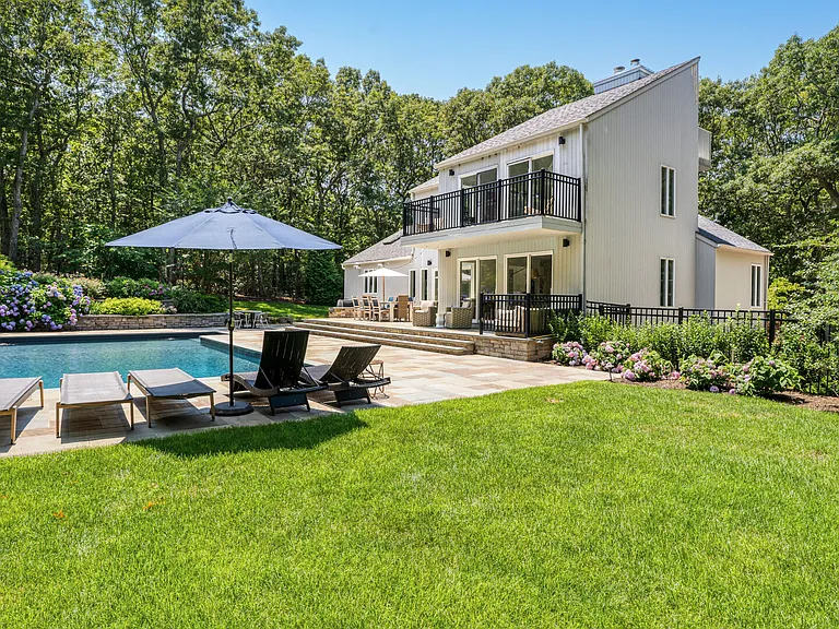 108 Northside Dr — Photo 3