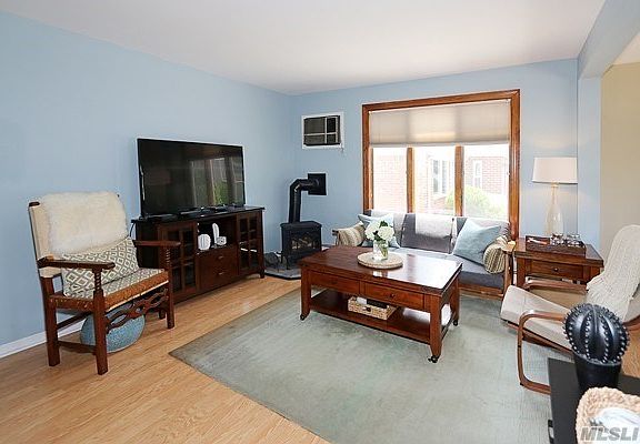 4th image of 360 Burkhard Ave