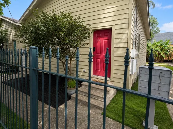 1209 Burdette St, New Orleans, LA 70118