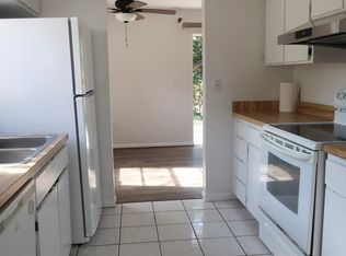 10410 N Connechusett Rd, Tampa, FL 33617