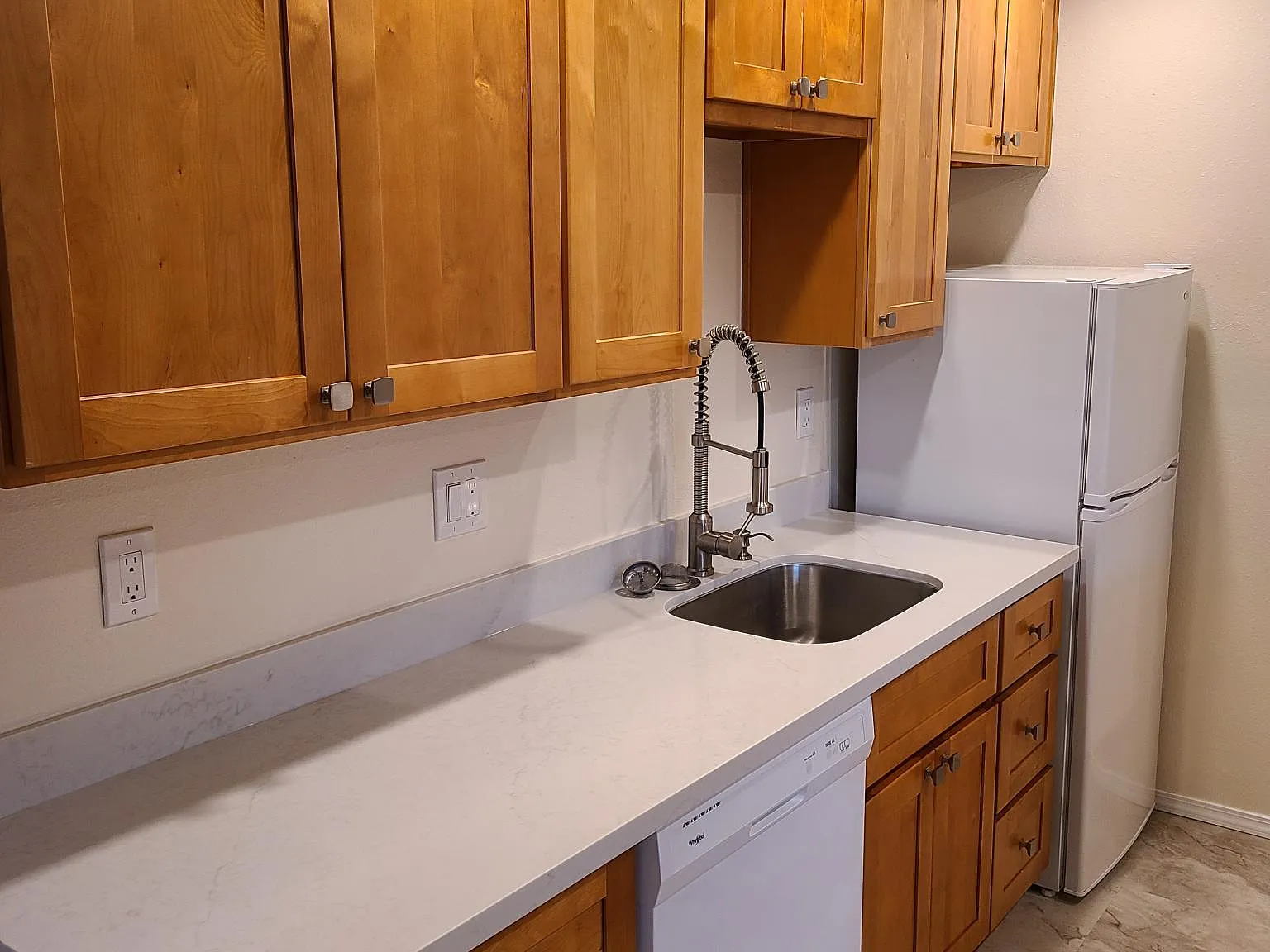 1210 E John St — Photo 4