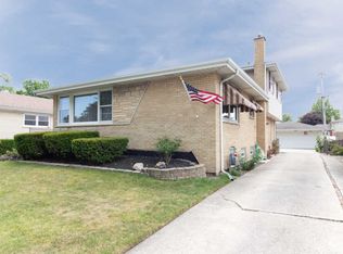 4633 W 106th St, Oak Lawn, IL 60453