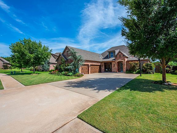 Charming Yard/Award Winning