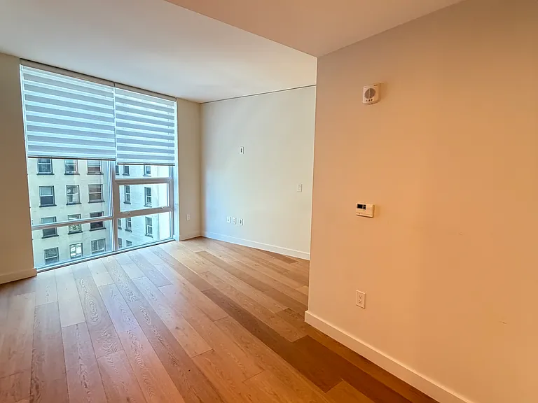 121 Stewart St #609 — Photo 2