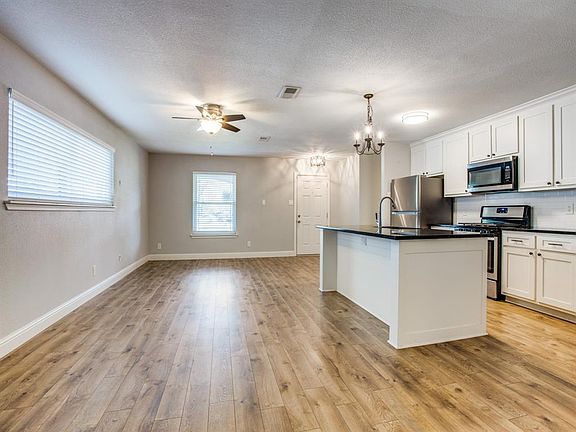2nd image of 2617 Jasmine Ln