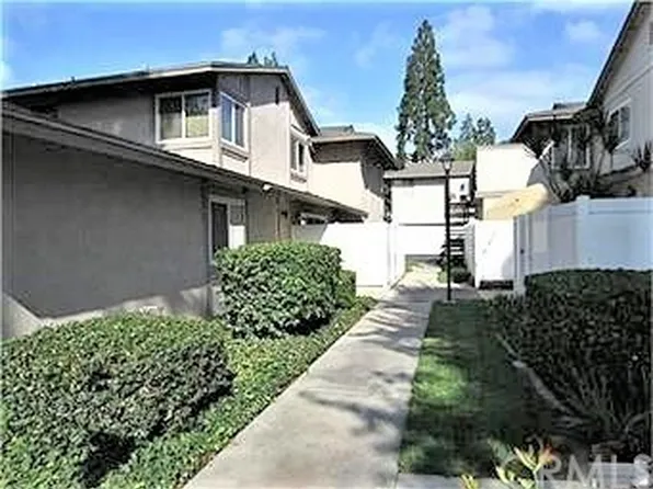 20362 Flower Gate Ln #10, Yorba Linda, CA 92886