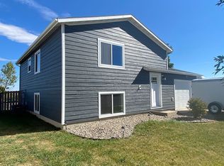 4 Soo St, Burlington, ND 58722