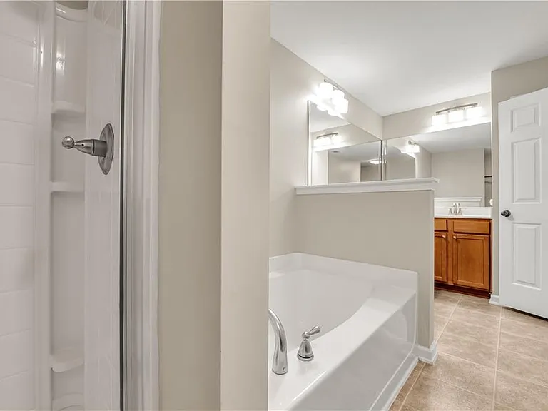 501 Grove Field Ct — Photo 43