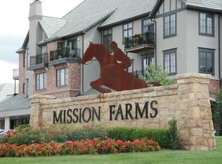 10531 Mission Rd UNIT 214, Leawood, KS 66206