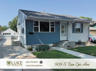 909 S Van Eps Ave, Sioux Falls, SD 57104