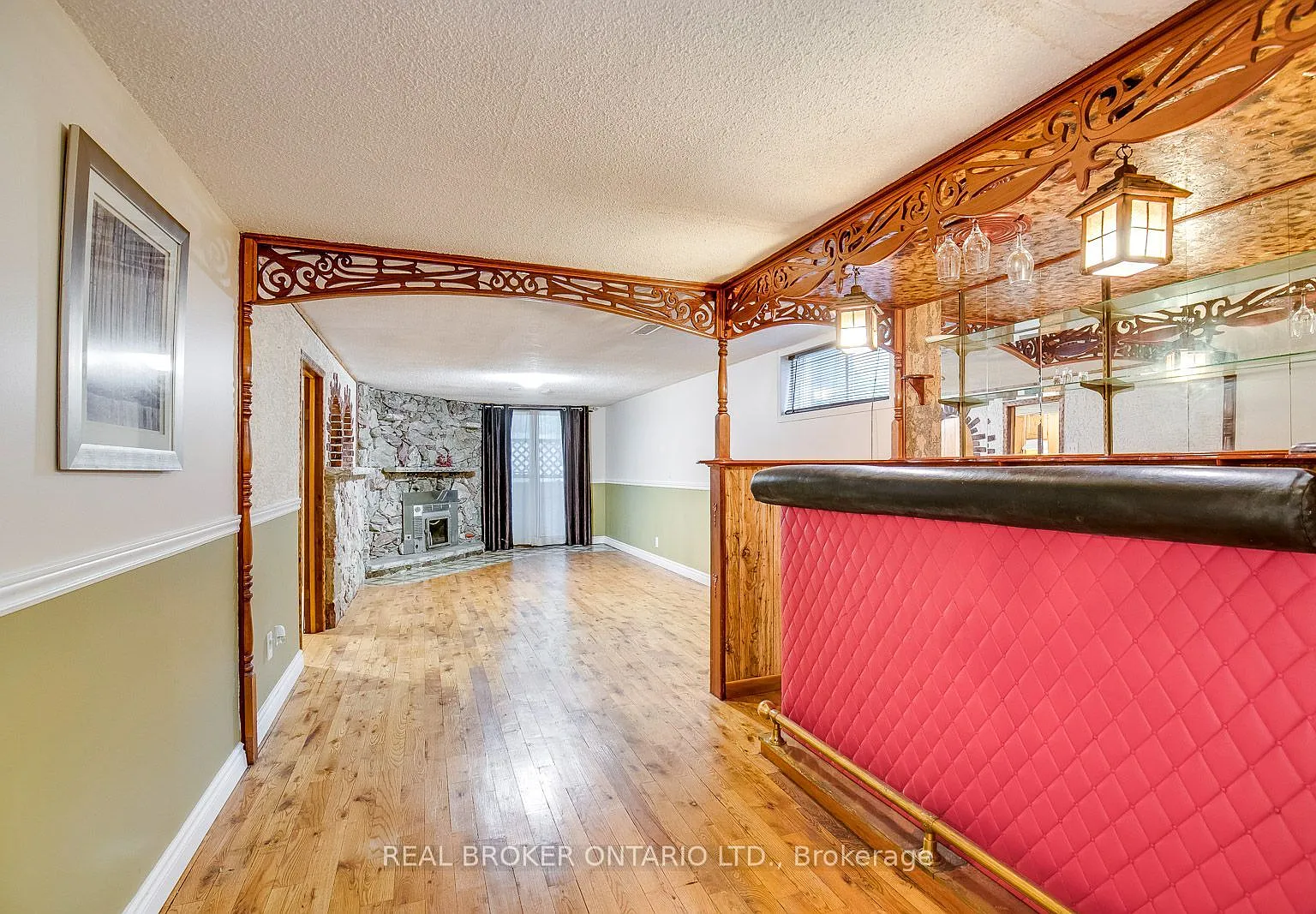 2 bed, $1,900 — Photo 2