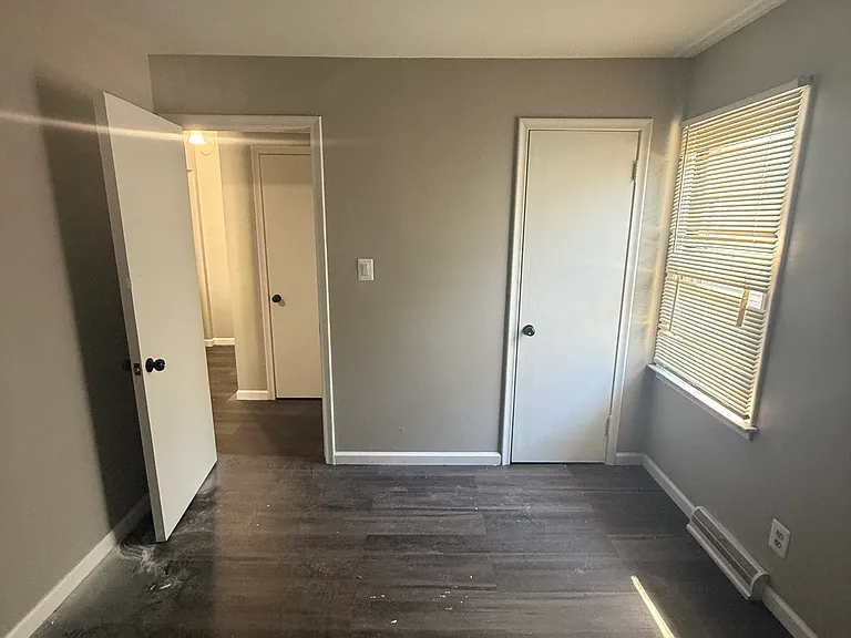 22614 Sharrow Ave — Photo 9