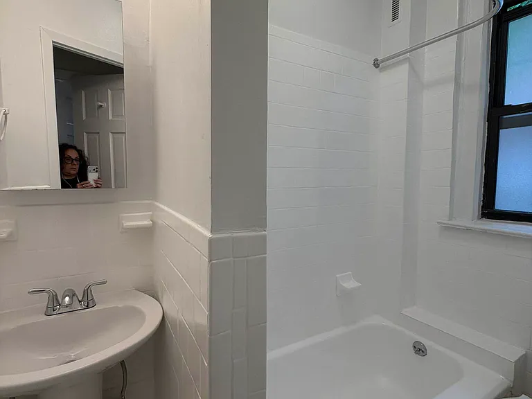 115 Washington Pl #6 — Photo 8