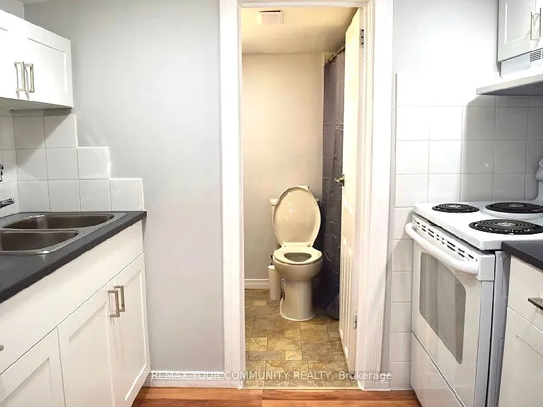 143 Agnes St #BASEMENT — Photo 8