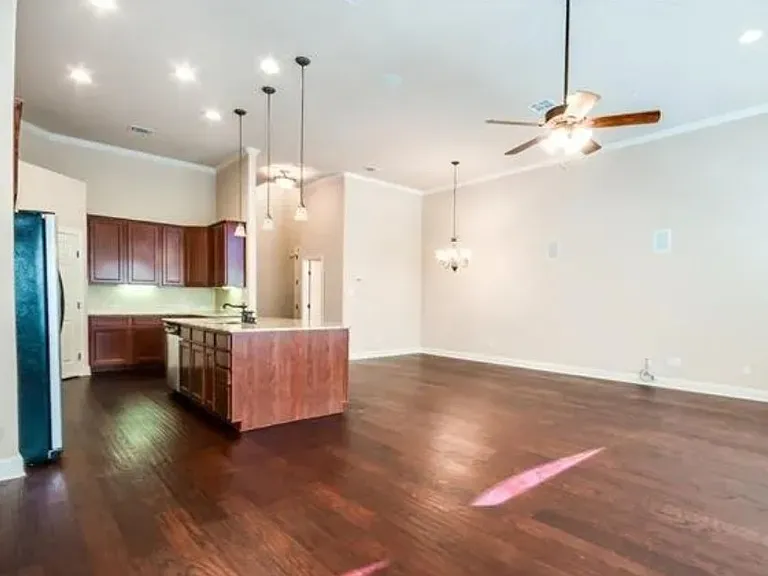 188 Milan St — Photo 9