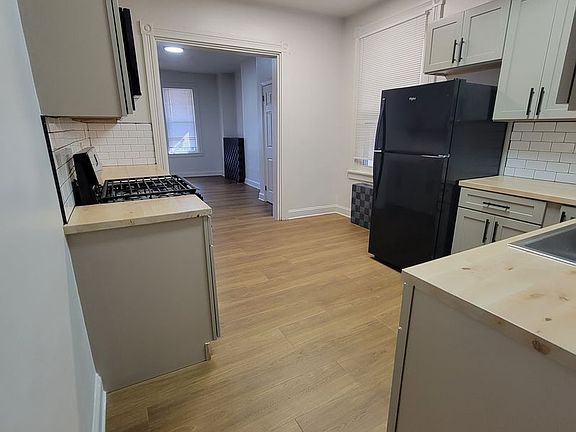 3rd image of 204 S Ann St APT 1