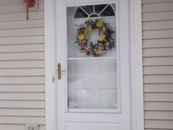 3rd image of 18 Twinflower Ct