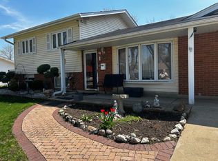 565 Flagstaff Ln, Hoffman Estates, IL