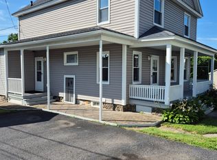 104 Novitsky Ct, Blakely, PA 18447