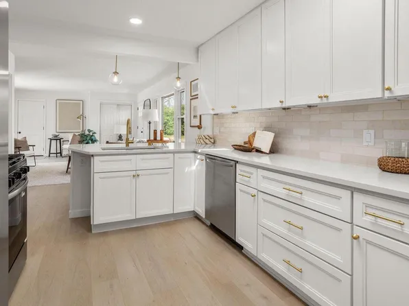 2285 North 166th STREET, Brookfield, WI 53005