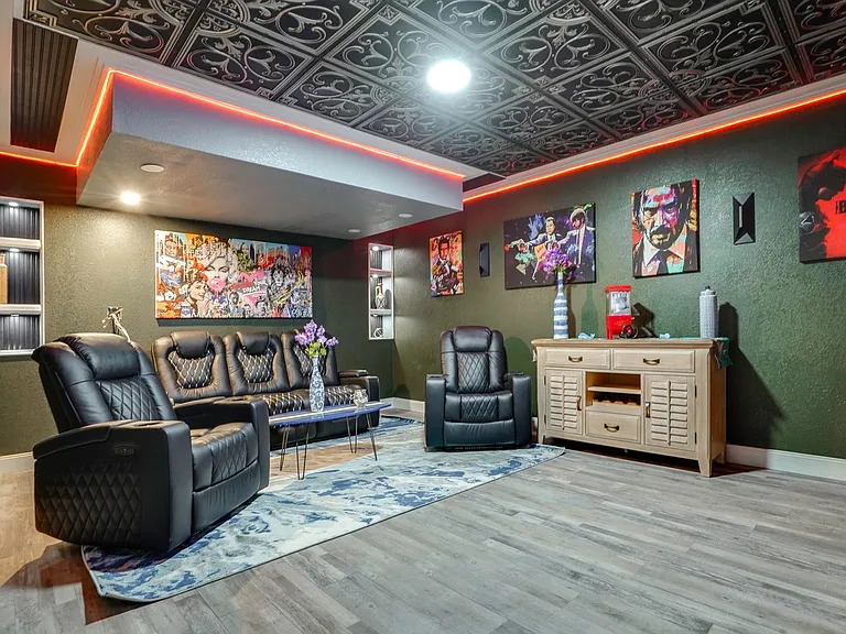 Building's Lounge
