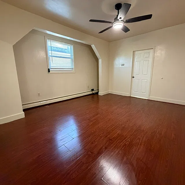3 bed, $2,300 — Photo 4
