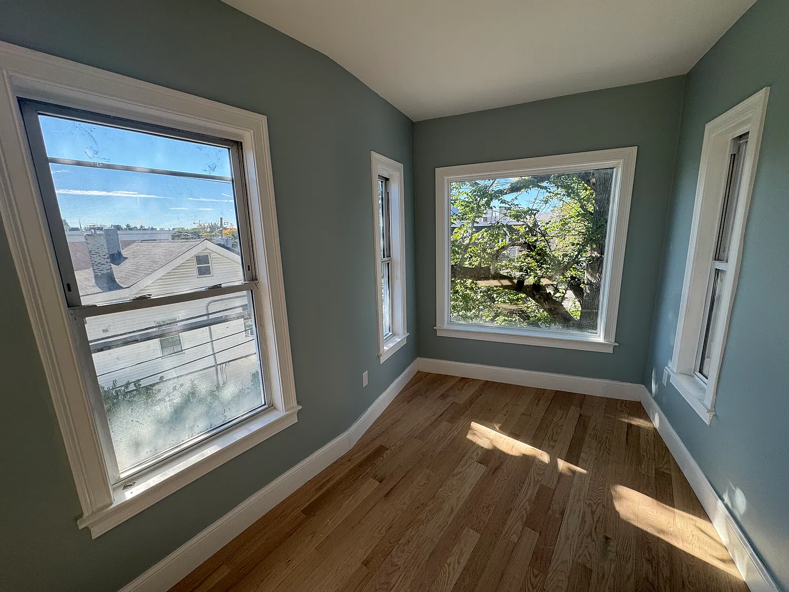4 bed, 1584 sqft, $4,400 — Photo 4