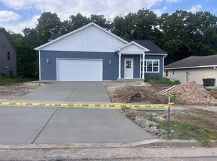 648 Lakeview Ave, Merrimac, WI 53561