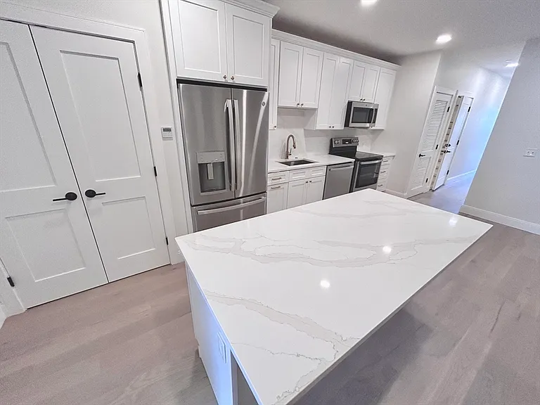 120 Emerson St #THREE — Photo 2
