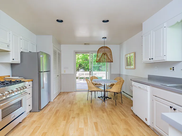 15 Maidstone Ave — Photo 6