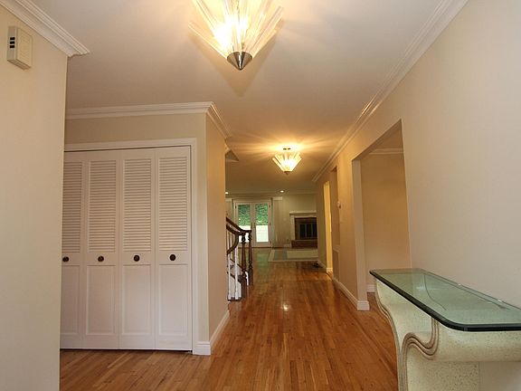 3rd image of 71 Fairway Cir N