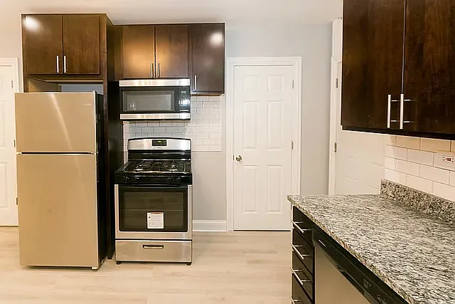 834 N Mozart St #2R — Photo 9