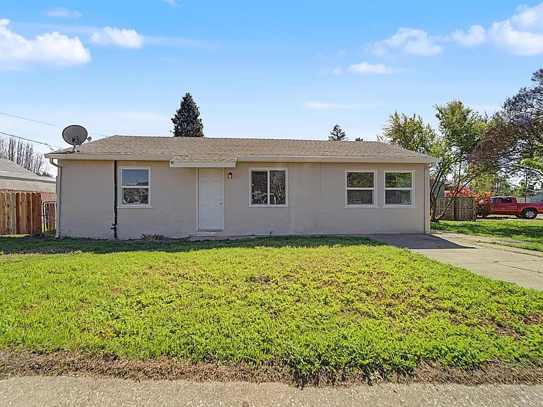 268 Del Monte Ave — Photo 1