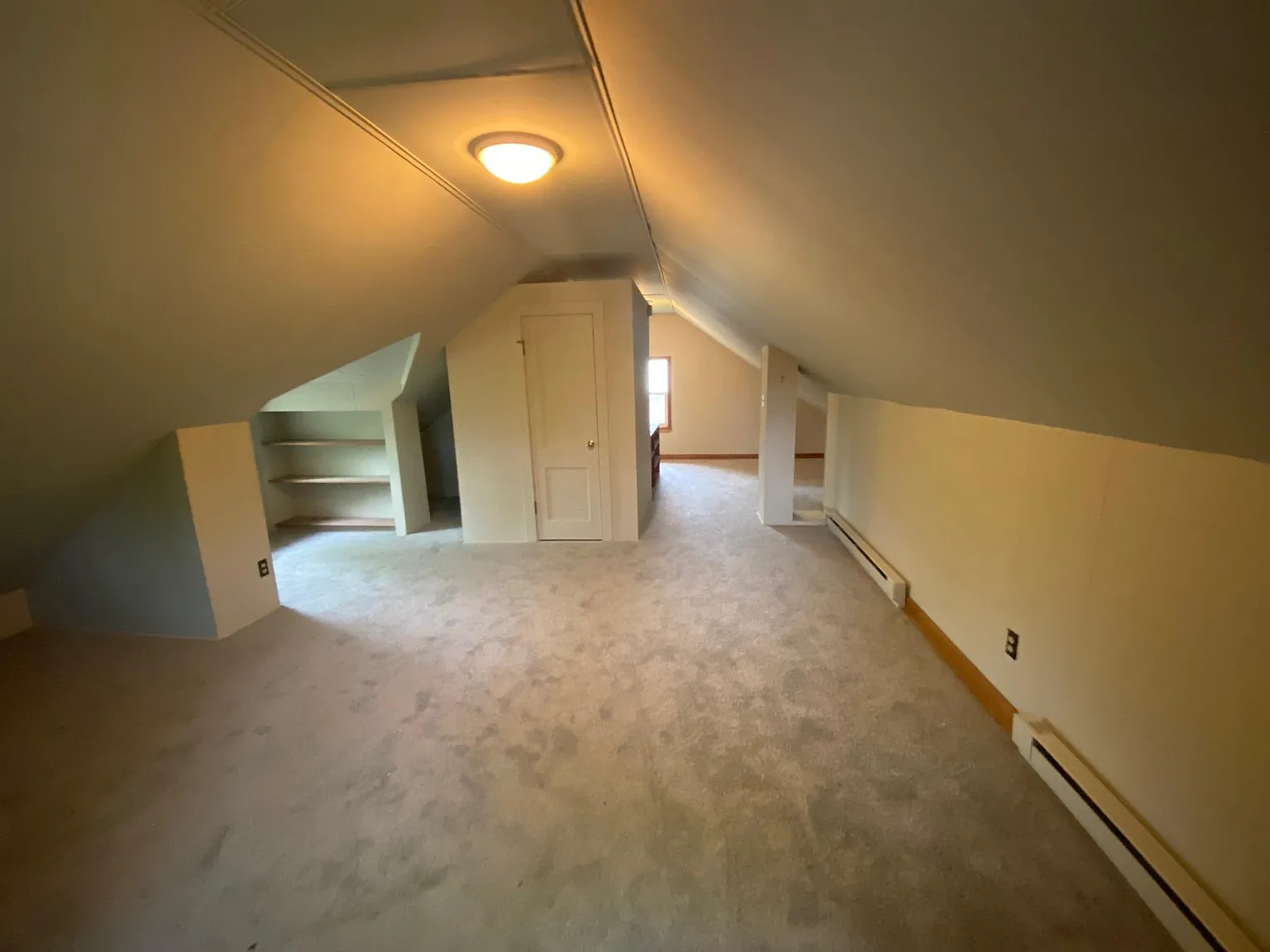 3 bed, 1350 sqft, $2,400 — Photo 4