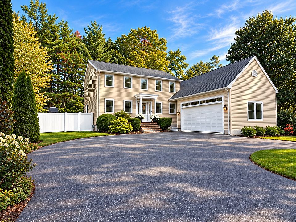 1st image of 14 Dunvegan Dr