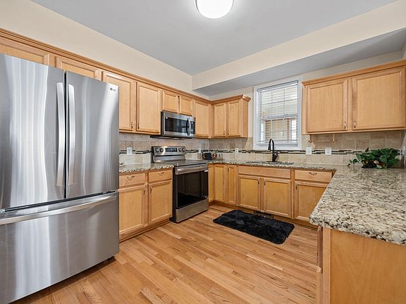 2nd image of 5210 Groveside Ct