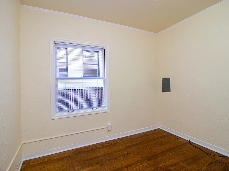 Gardner Court - Portland Oregon - Bedroom