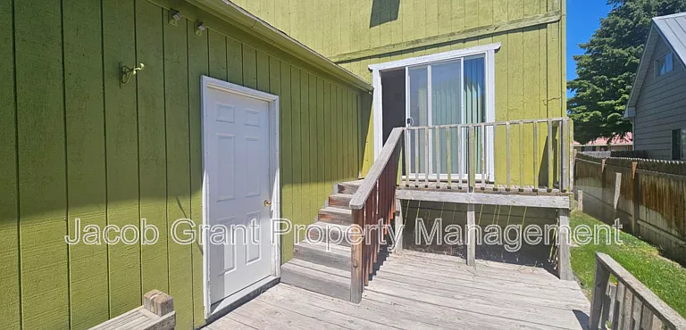 360 N Fanning Ave — Photo 11