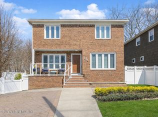 825 Willowbrook Rd, Staten Island, NY 10314