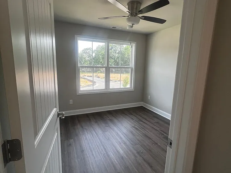 202 Samson Trl — Photo 6
