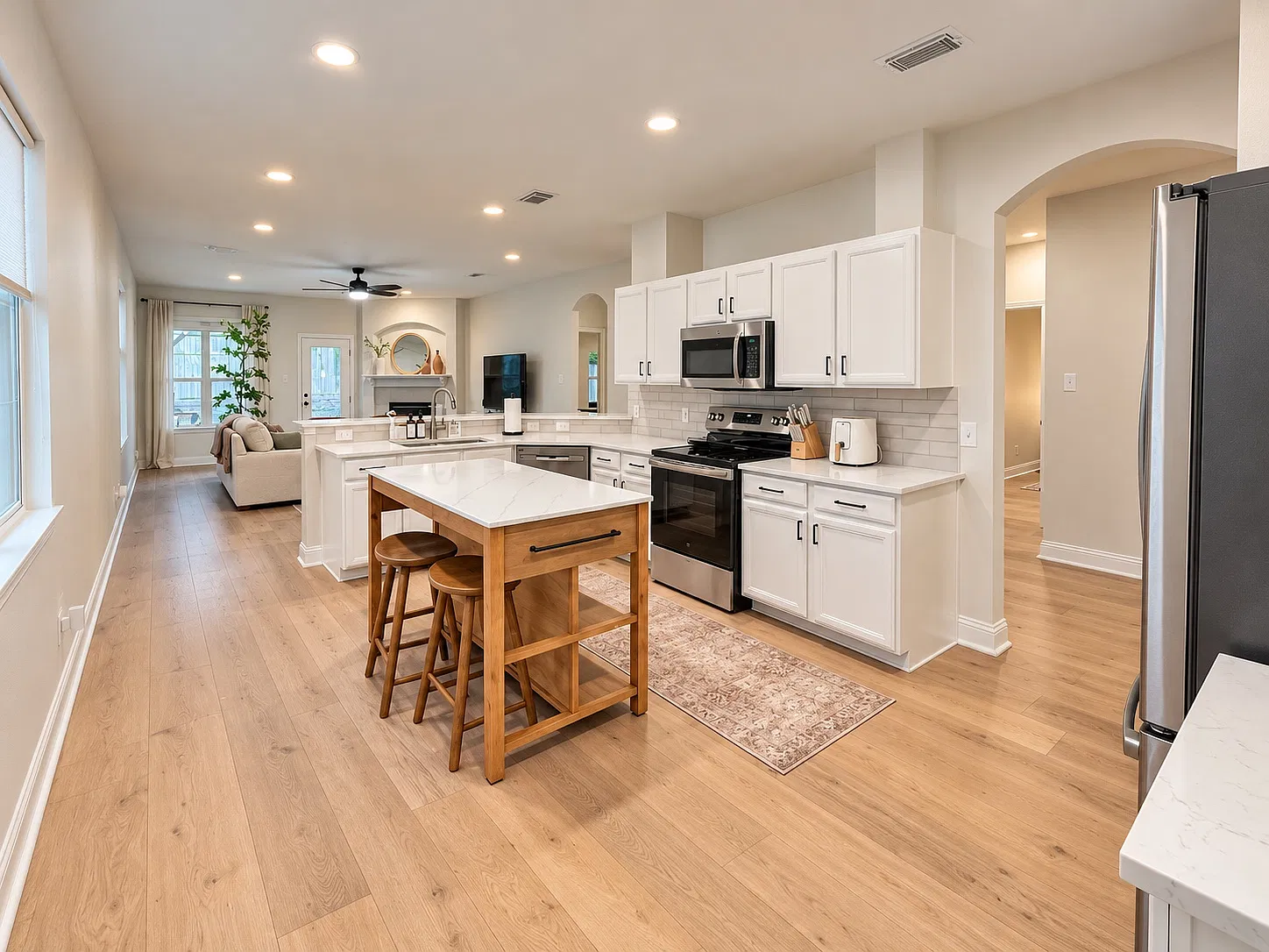 3 bed, 1854 sqft, $5,200 — Photo 4